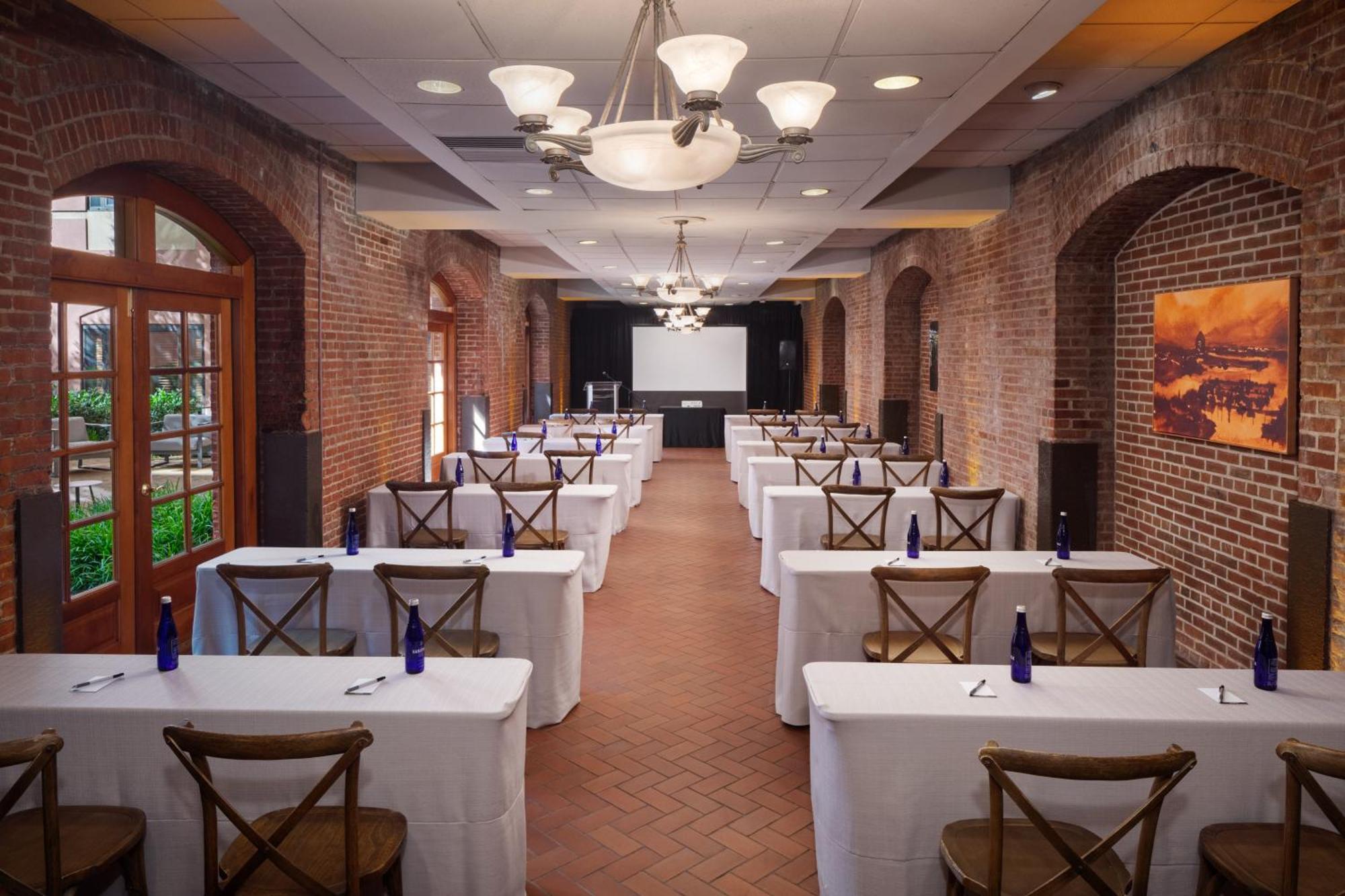 The At Henderson's Wharf, Ascend Collection Hotel