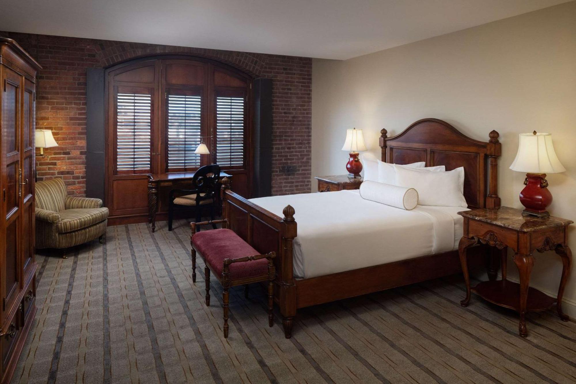 The At Henderson's Wharf, Ascend Collection Hotel Baltimore