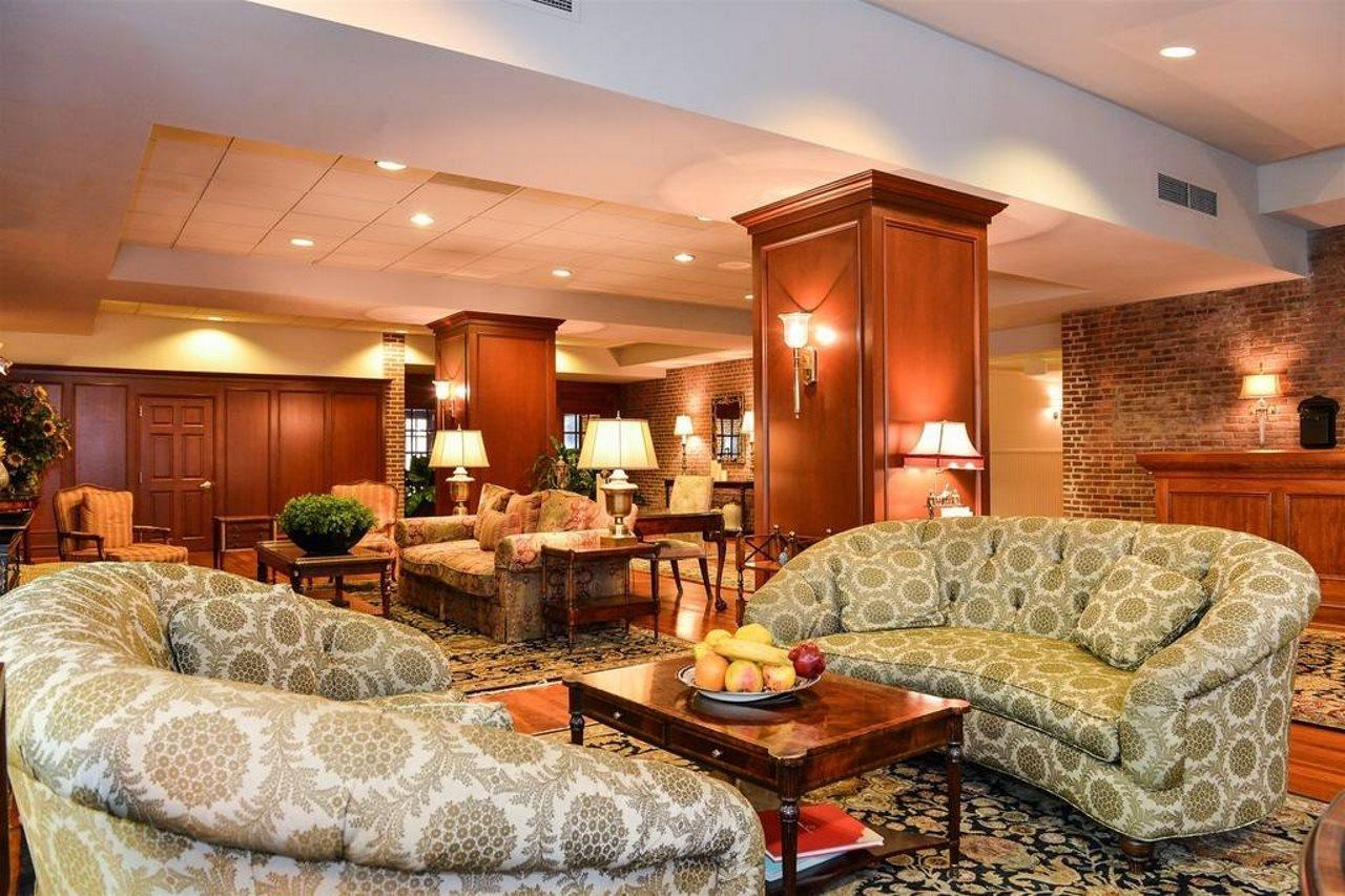 The At Henderson's Wharf, Ascend Collection Hotel 3*